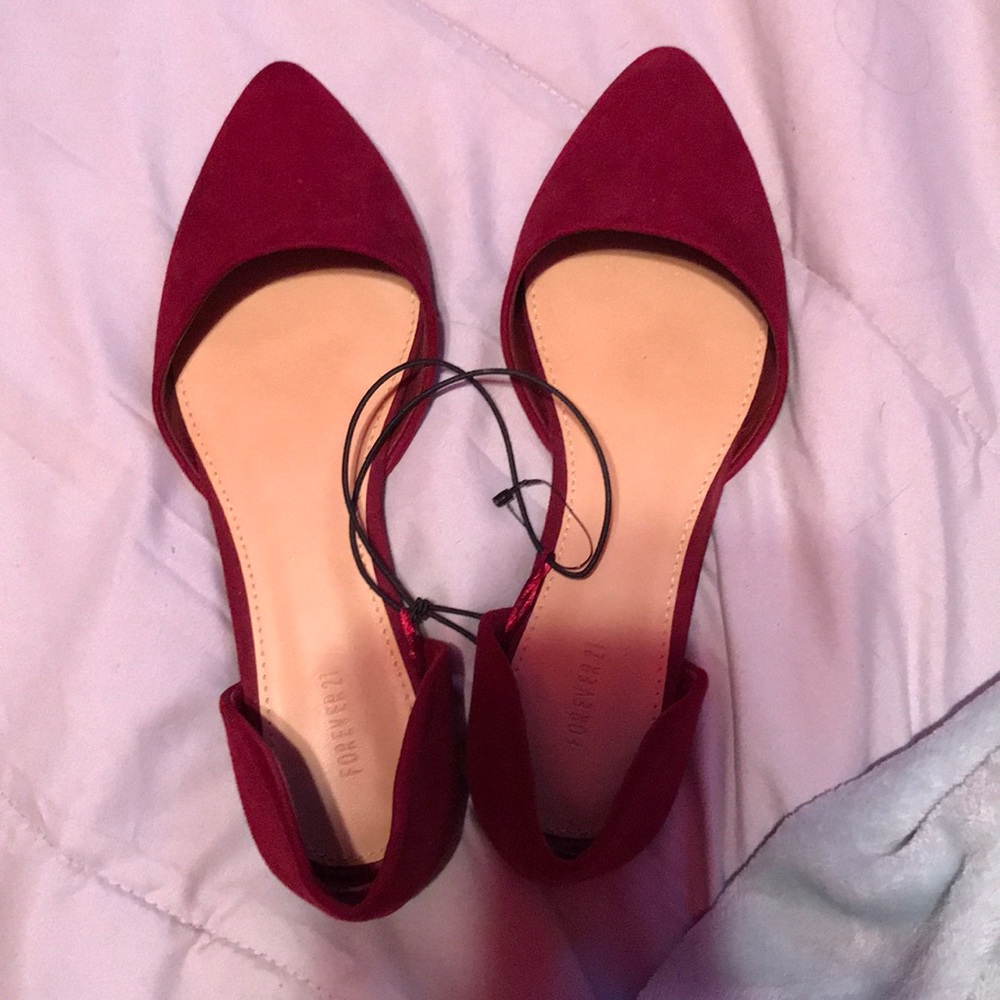 Flat maroon shoes
